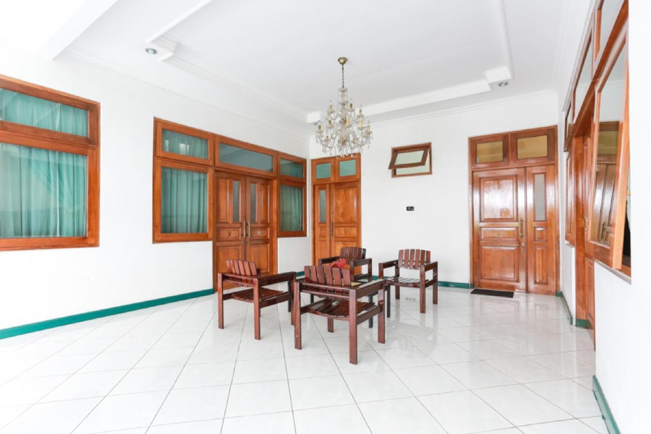 Reddoorz Syariah Near Alun Alun Magelang Bayeman Hotel Екстериор снимка