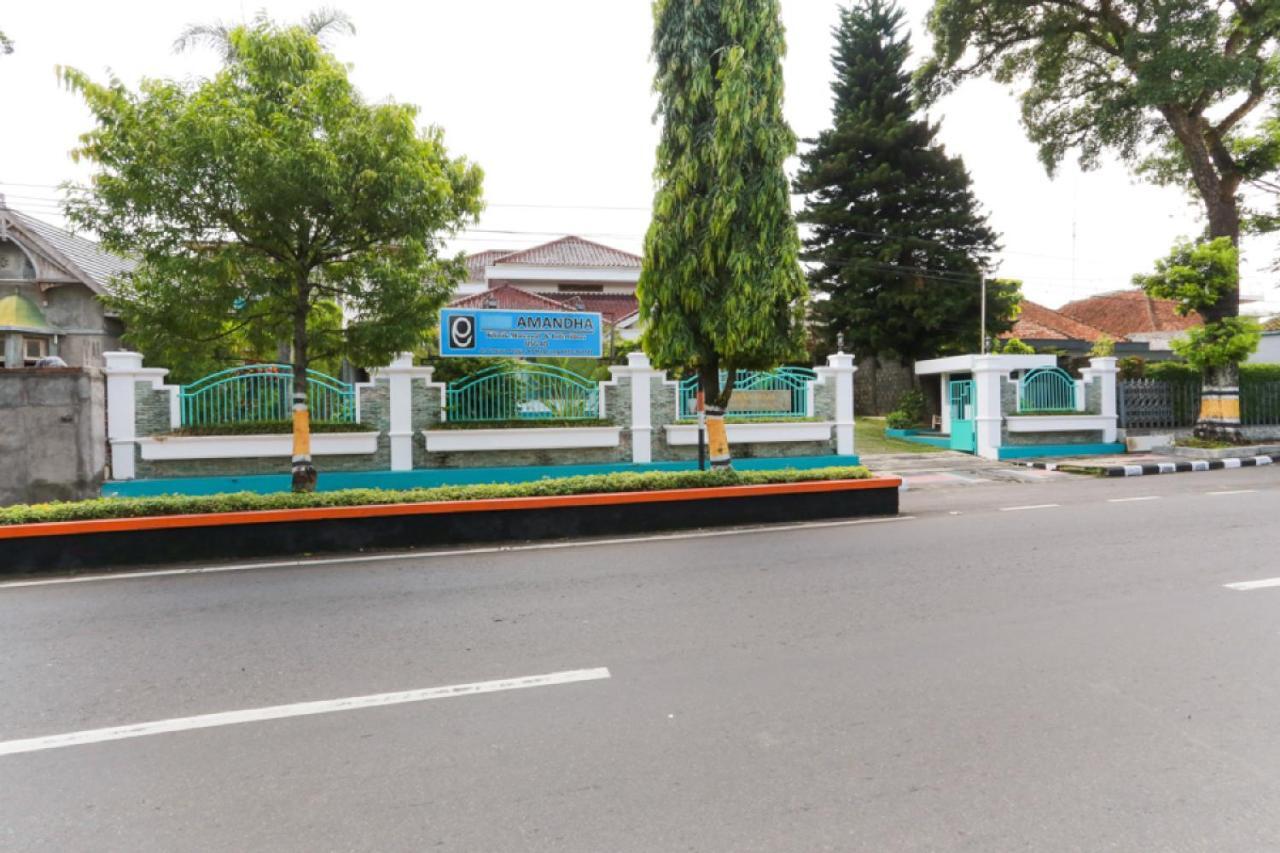 Reddoorz Syariah Near Alun Alun Magelang Bayeman Hotel Екстериор снимка